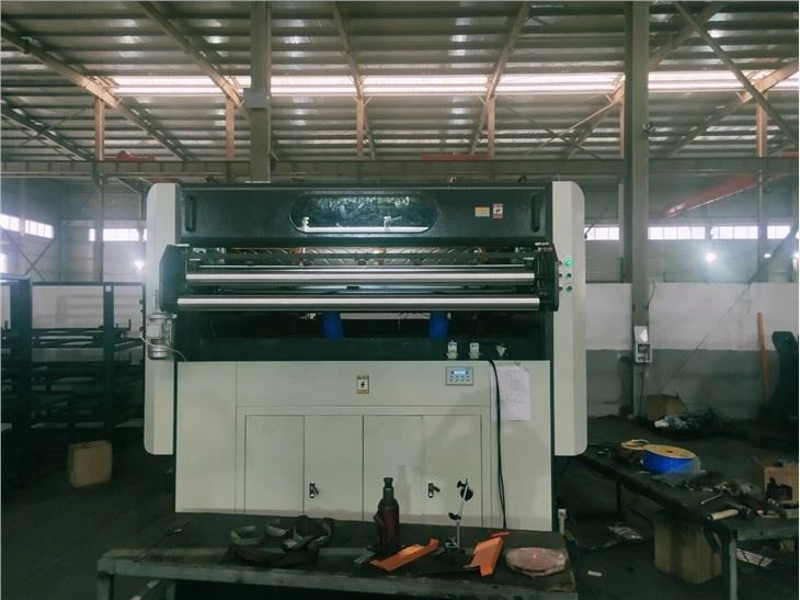 Fully Automatic 1400/1700 Intelligent Cross Cutting Machine